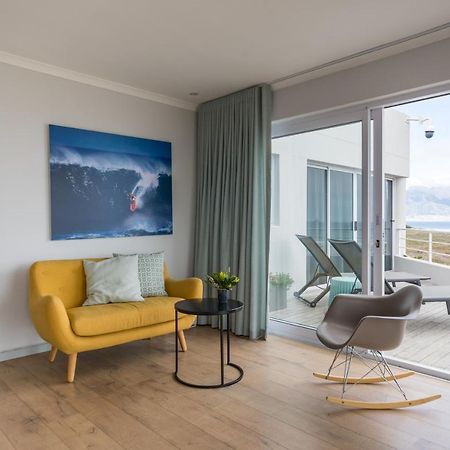 Ocean12 Guesthouse Sunset Beach ケープタウン エクステリア 写真