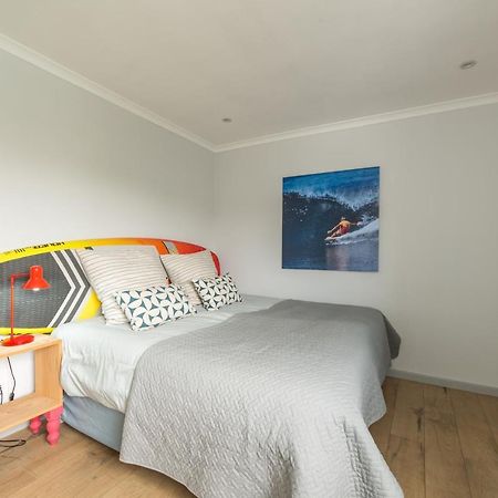 Ocean12 Guesthouse Sunset Beach ケープタウン エクステリア 写真
