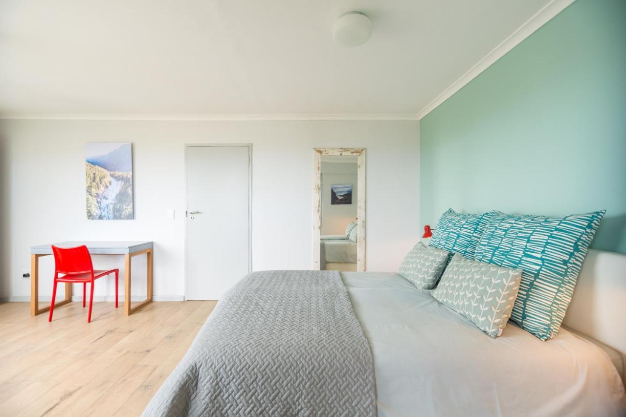 Ocean12 Guesthouse Sunset Beach ケープタウン エクステリア 写真