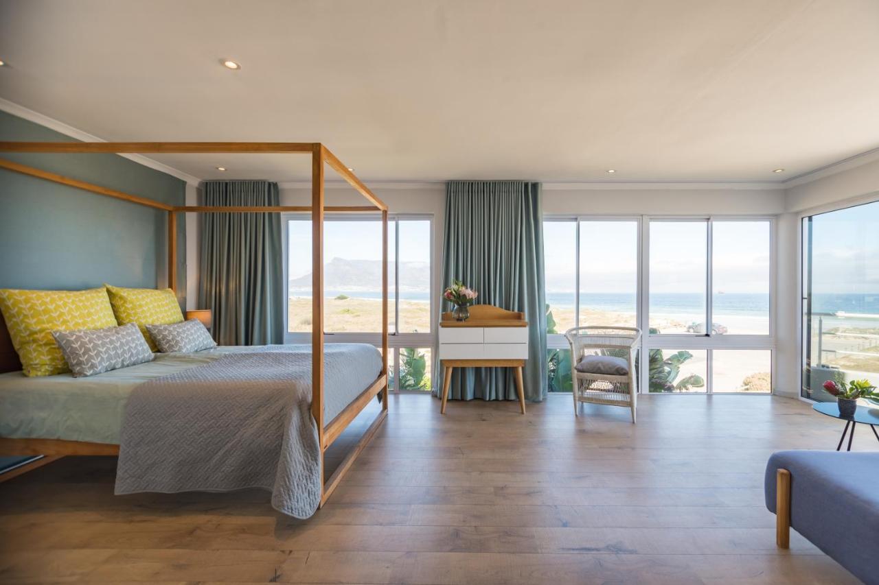 Ocean12 Guesthouse Sunset Beach ケープタウン エクステリア 写真
